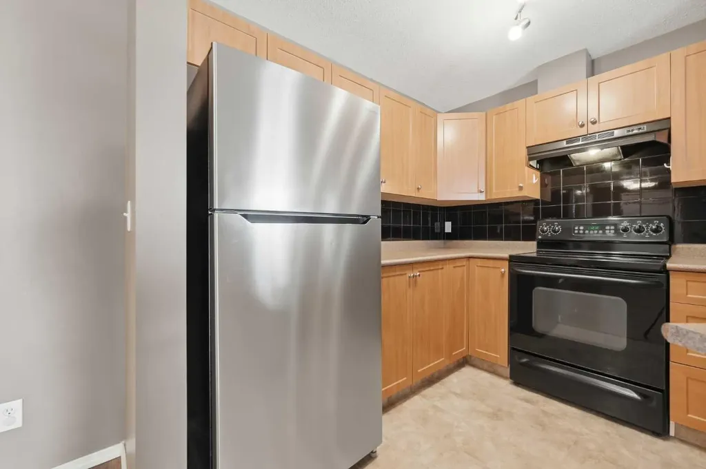 10 Prestwick Bay SE Calgary AB T2Z 0B3