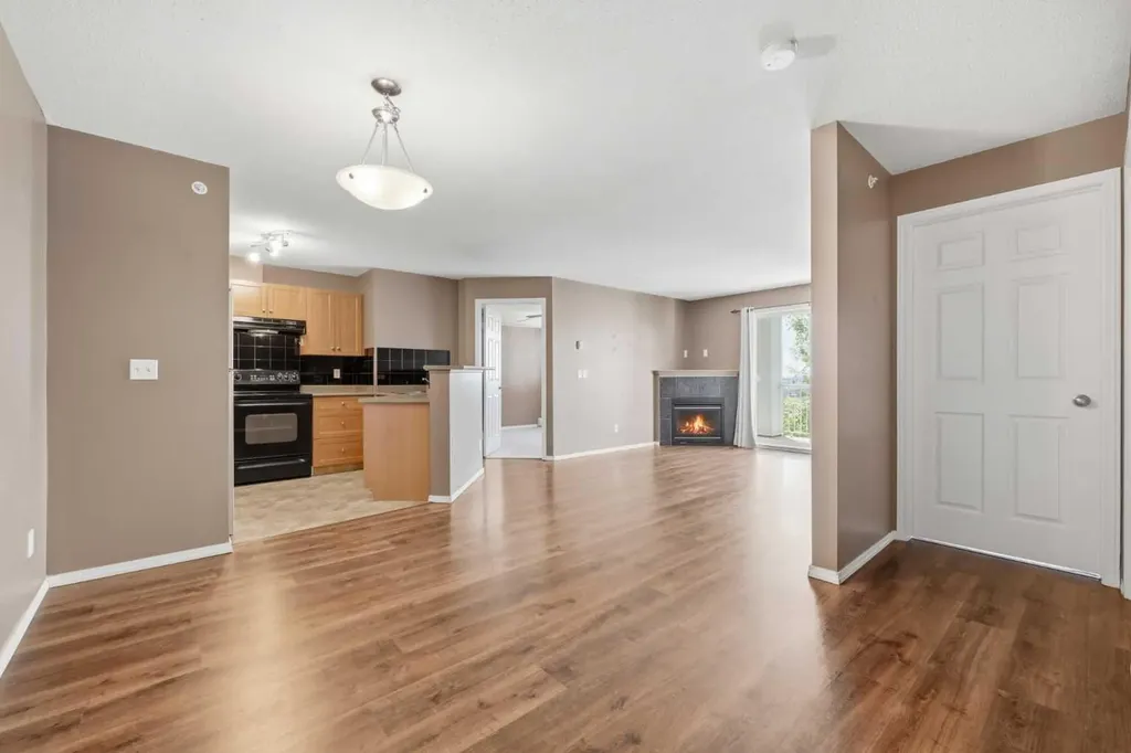 10 Prestwick Bay SE Calgary AB T2Z 0B3