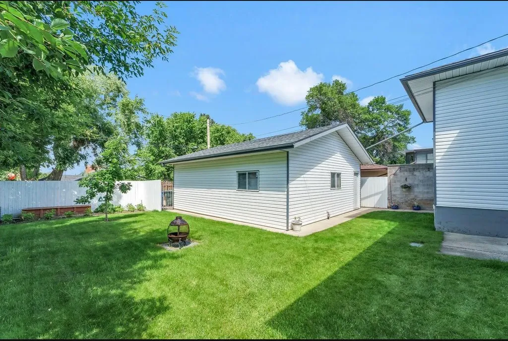 266 Prospect Drive SW Medicine Hat AB T1A4B6