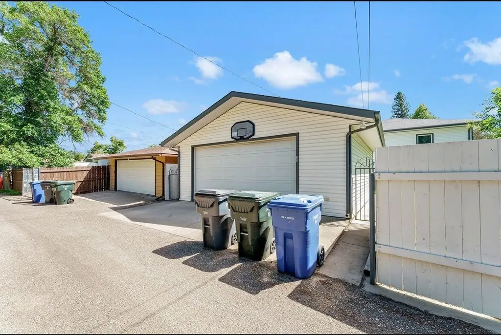 266 Prospect Drive SW Medicine Hat AB T1A4B6