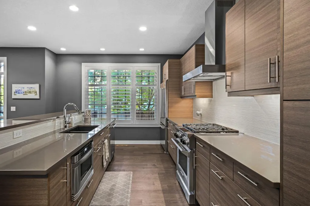 29 Mary Dover Drive SW Calgary AB T3E 7M6