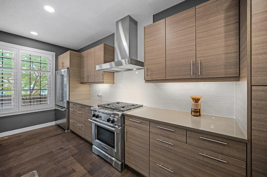 29 Mary Dover Drive SW Calgary AB T3E 7M6