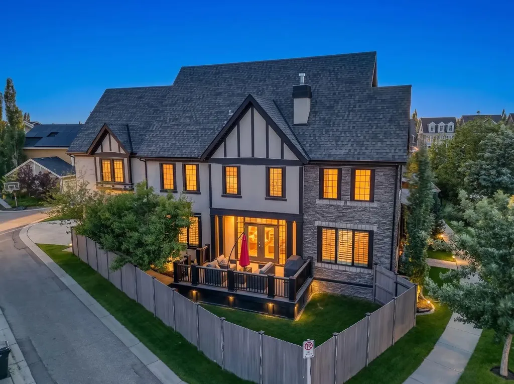 29 Mary Dover Drive SW Calgary AB T3E 7M6