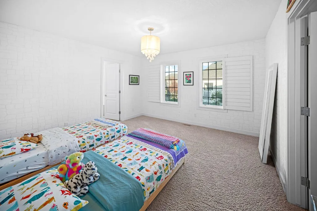 29 Mary Dover Drive SW Calgary AB T3E 7M6