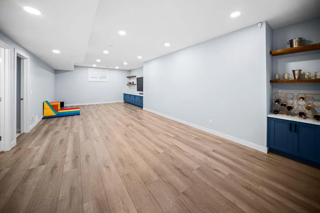 29 Mary Dover Drive SW Calgary AB T3E 7M6