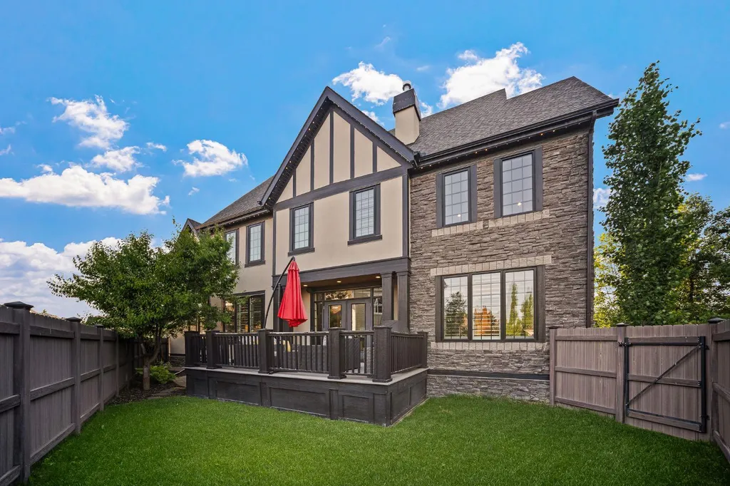 29 Mary Dover Drive SW Calgary AB T3E 7M6