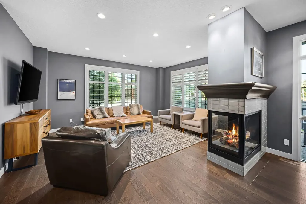 29 Mary Dover Drive SW Calgary AB T3E 7M6