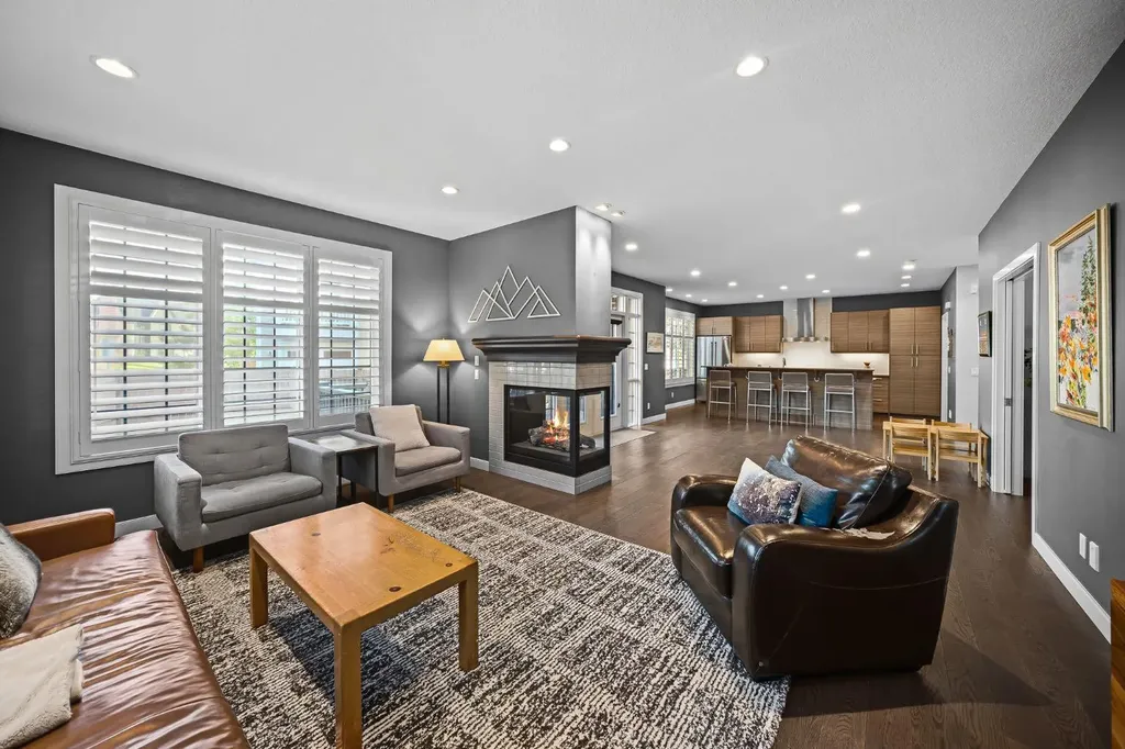 29 Mary Dover Drive SW Calgary AB T3E 7M6