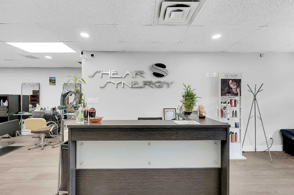 222 16 Avenue NE Calgary AB T2E 1J8