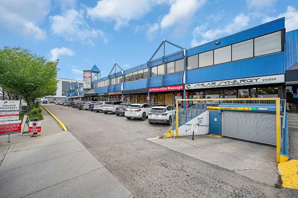 222 16 Avenue NE Calgary AB T2E 1J8