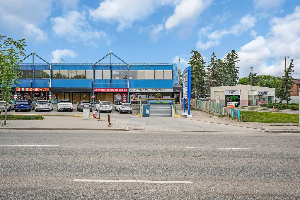 222 16 Avenue NE Calgary AB T2E 1J8