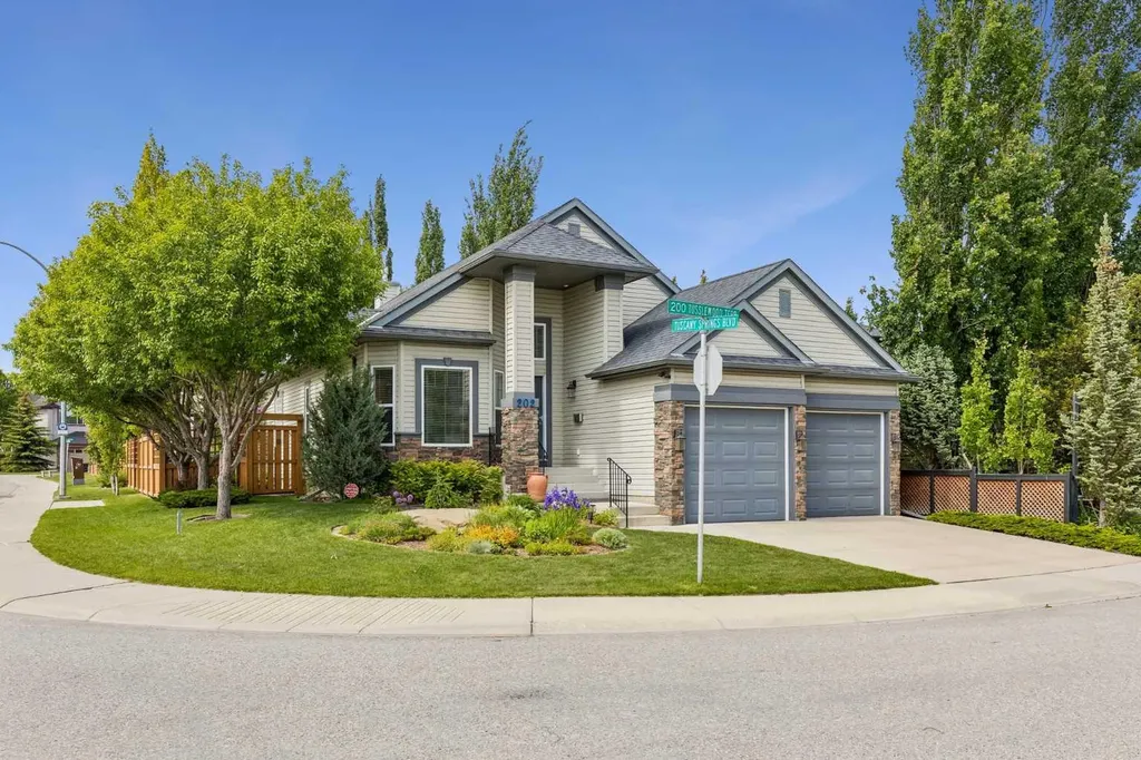202 Tusslewood Terrace NW Calgary AB T3L 2W5