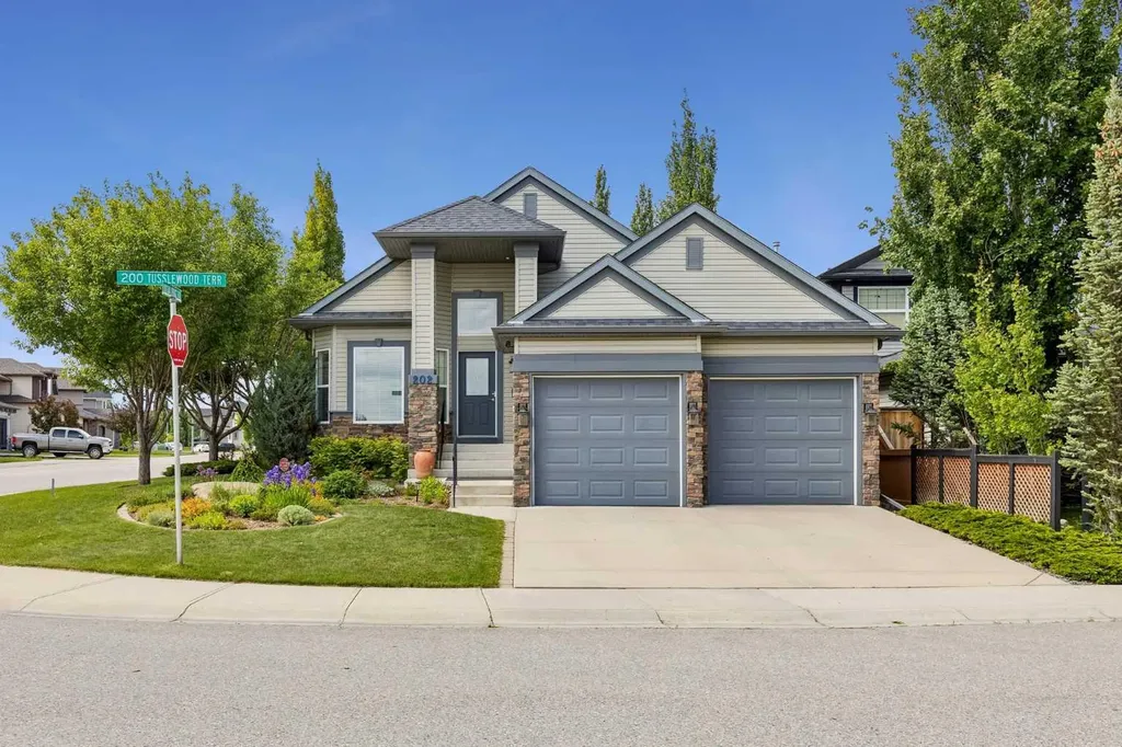 202 Tusslewood Terrace NW Calgary AB T3L 2W5