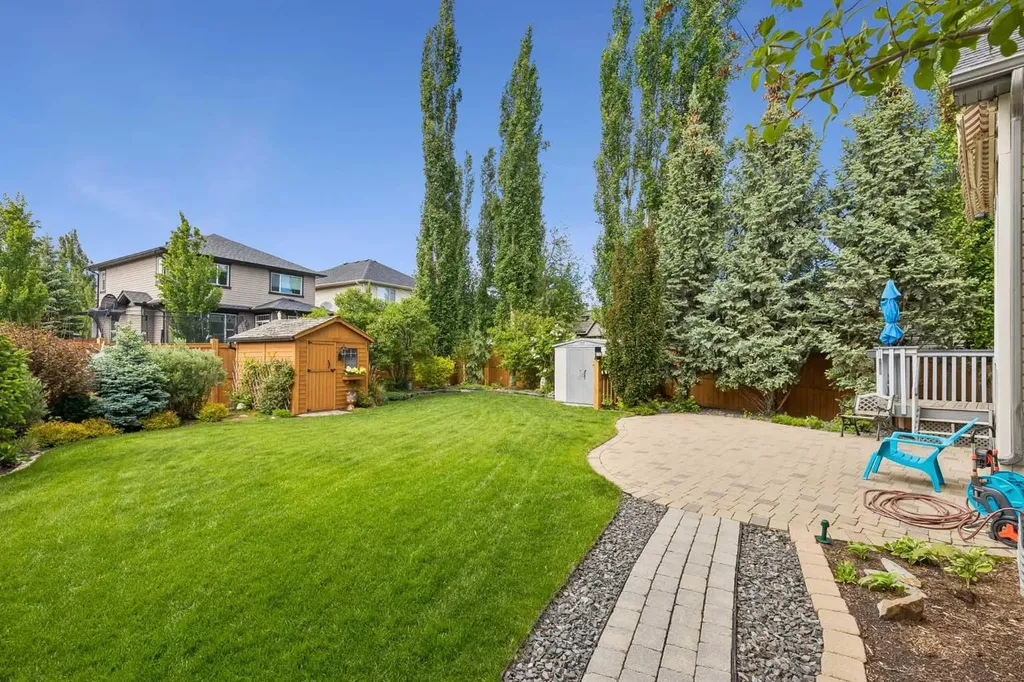 202 Tusslewood Terrace NW Calgary AB T3L 2W5