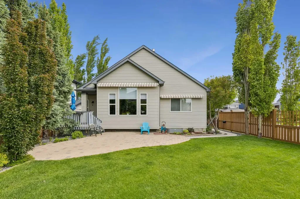 202 Tusslewood Terrace NW Calgary AB T3L 2W5