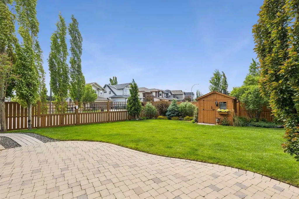 202 Tusslewood Terrace NW Calgary AB T3L 2W5