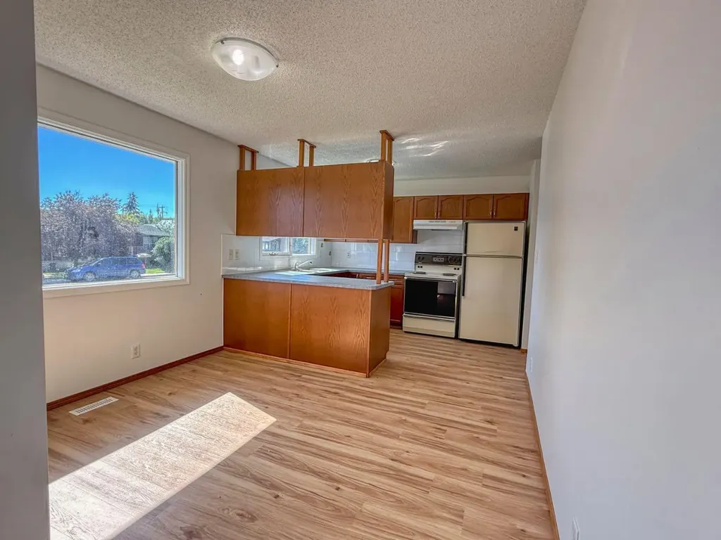 212 Aberdeen Avenue Carbon AB T0M 0A0