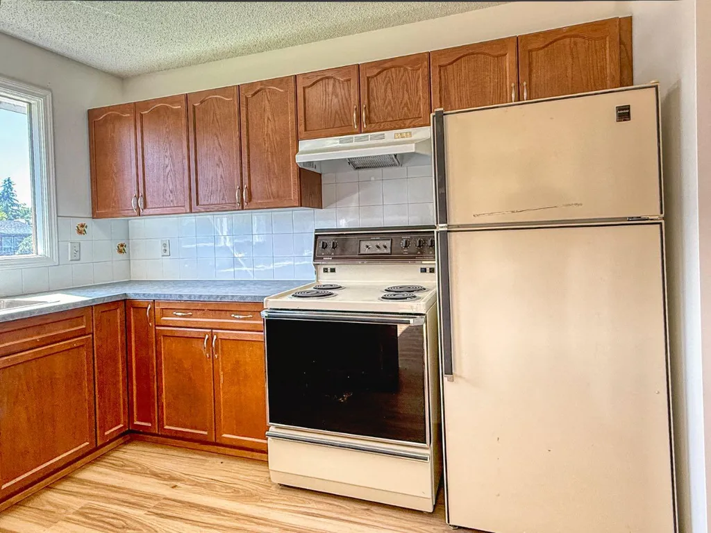 212 Aberdeen Avenue Carbon AB T0M 0A0