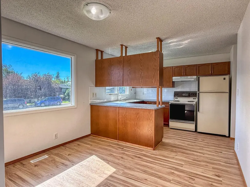 212 Aberdeen Avenue Carbon AB T0M 0A0