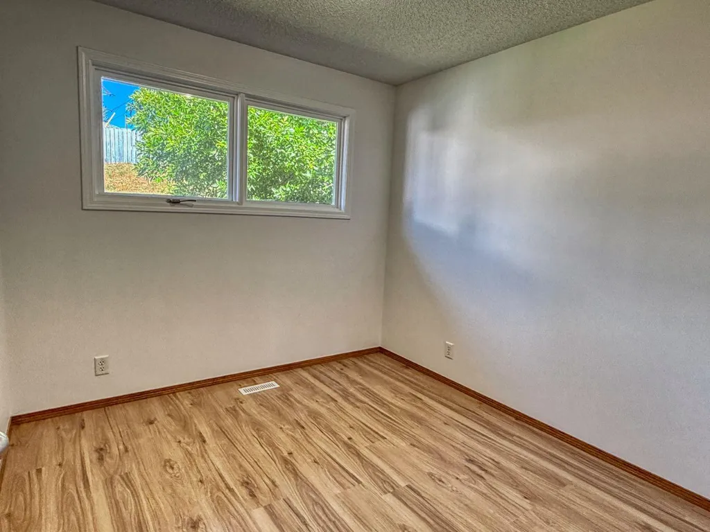 212 Aberdeen Avenue Carbon AB T0M 0A0
