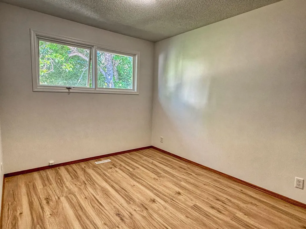 212 Aberdeen Avenue Carbon AB T0M 0A0