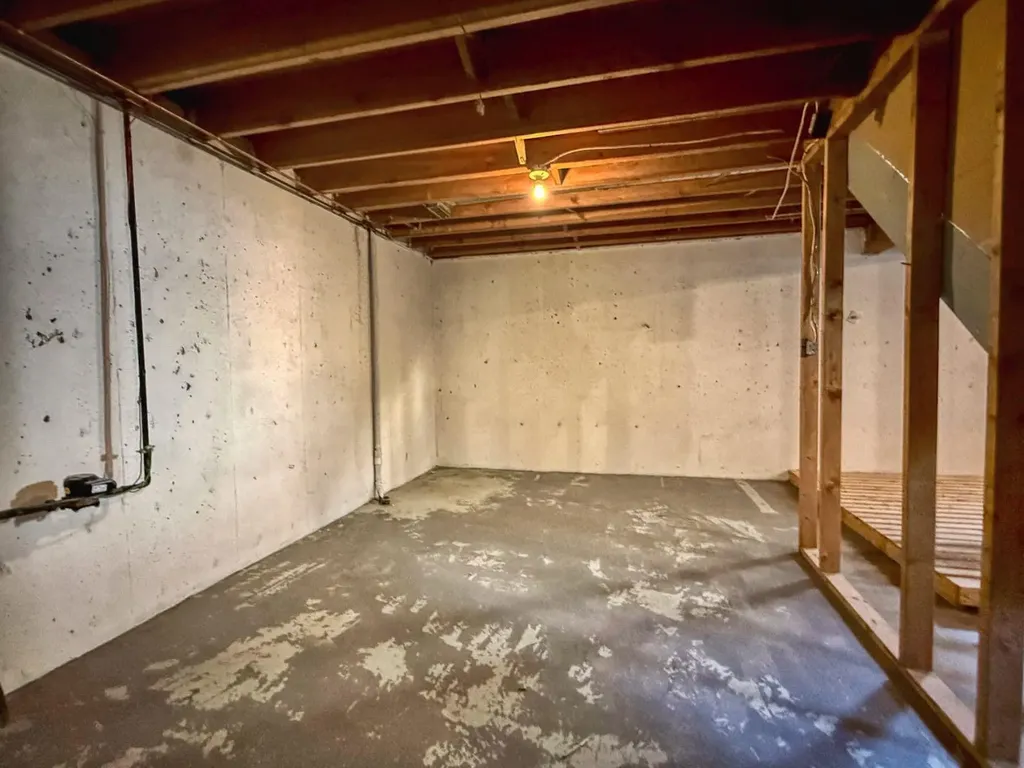 212 Aberdeen Avenue Carbon AB T0M 0A0