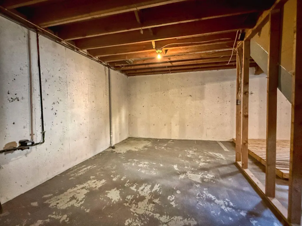 212 Aberdeen Avenue Carbon AB T0M 0A0