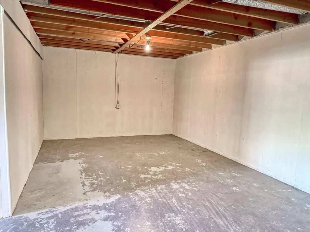 212 Aberdeen Avenue Carbon AB T0M 0A0