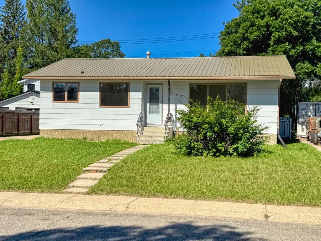 212 Aberdeen Avenue Carbon AB T0M 0A0