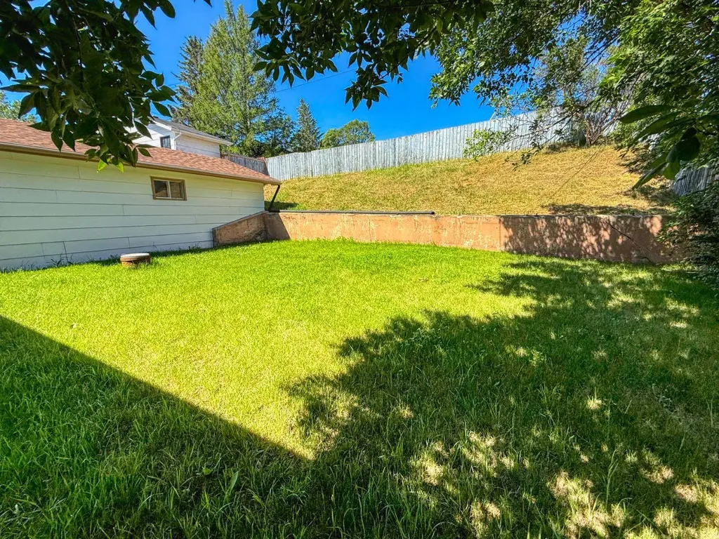 212 Aberdeen Avenue Carbon AB T0M 0A0