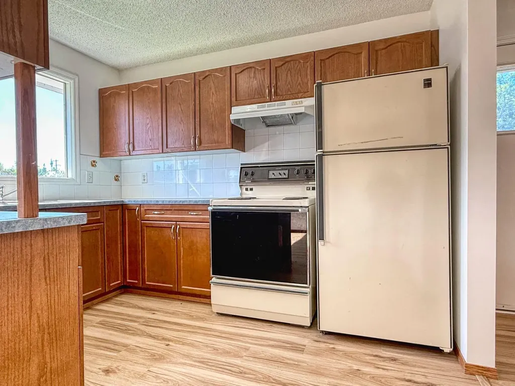 212 Aberdeen Avenue Carbon AB T0M 0A0