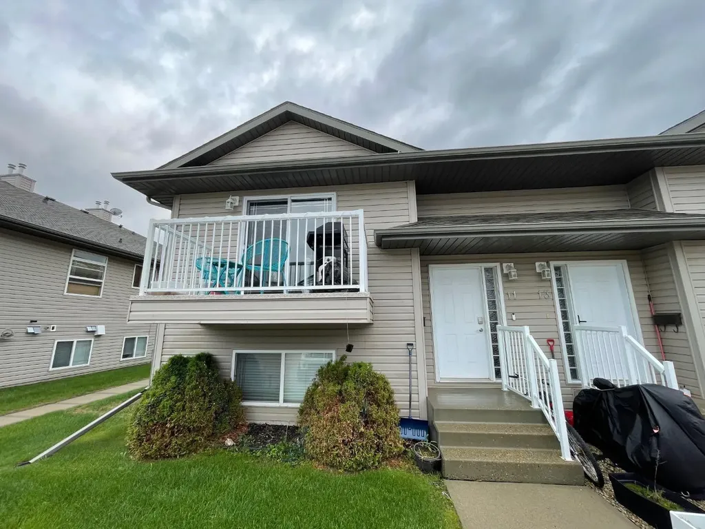 4803 54 Avenue Camrose AB T4V 5R1