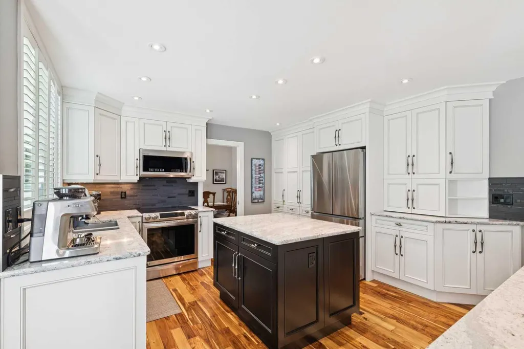 947 Shawnee Drive SW Calgary AB T2Y2G9