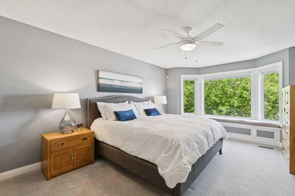 947 Shawnee Drive SW Calgary AB T2Y2G9