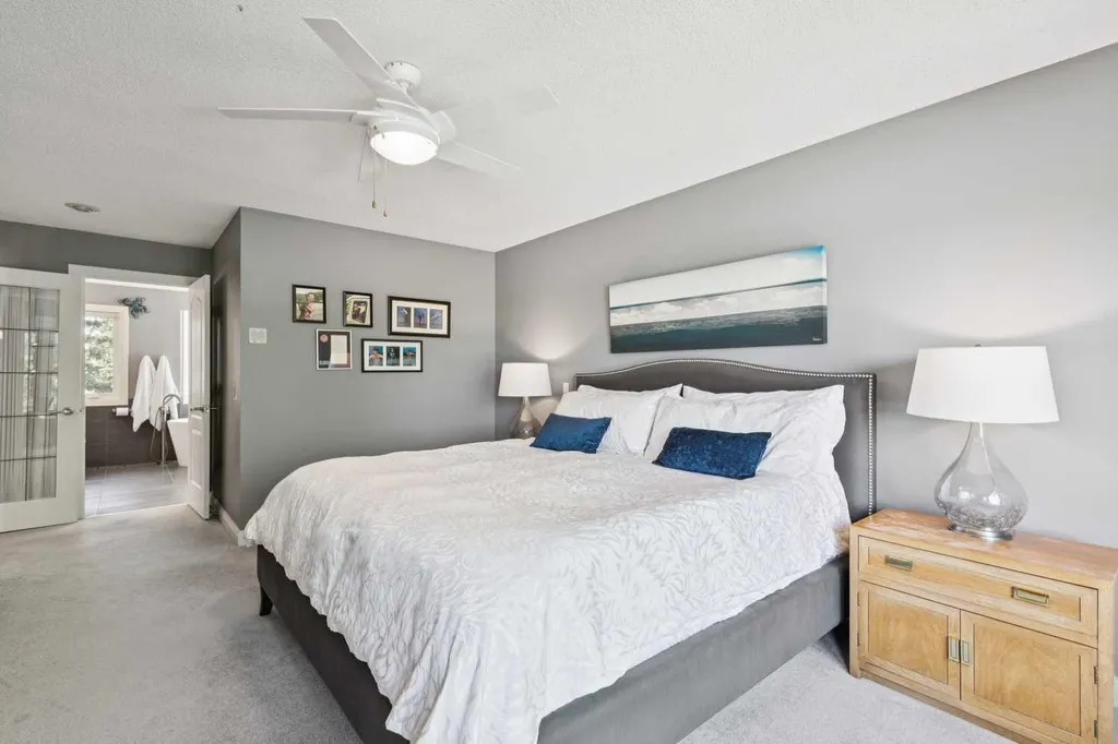 947 Shawnee Drive SW Calgary AB T2Y2G9