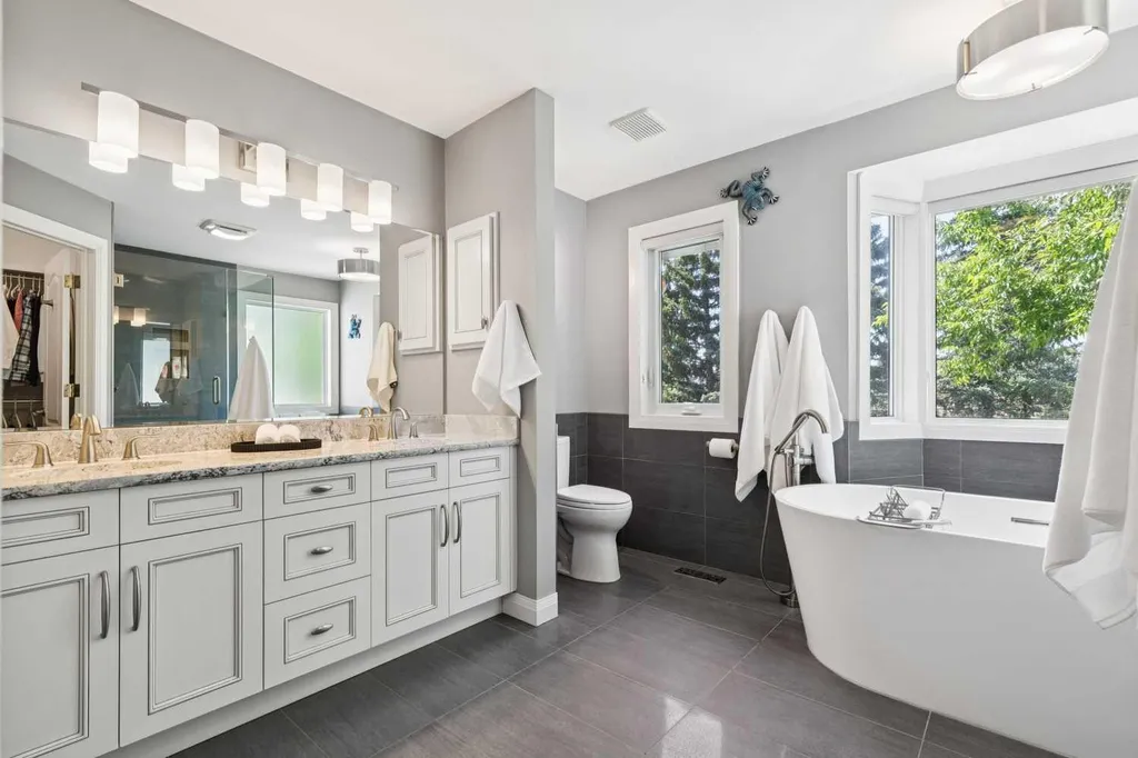 947 Shawnee Drive SW Calgary AB T2Y2G9