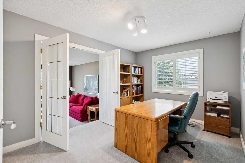947 Shawnee Drive SW Calgary AB T2Y2G9