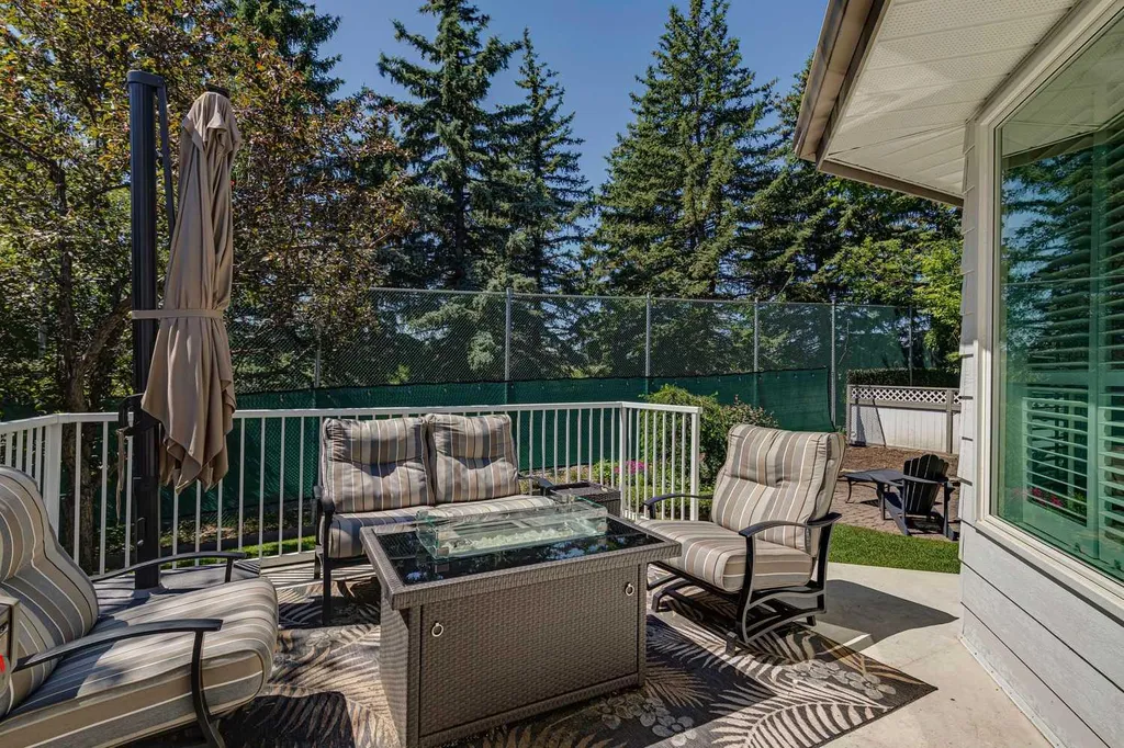 947 Shawnee Drive SW Calgary AB T2Y2G9