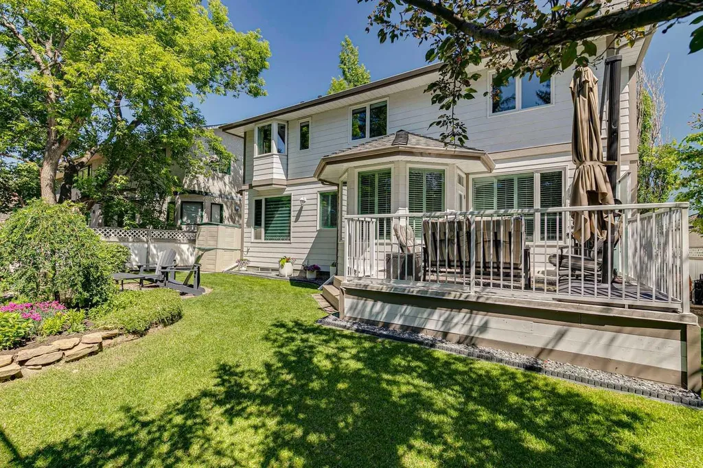 947 Shawnee Drive SW Calgary AB T2Y2G9