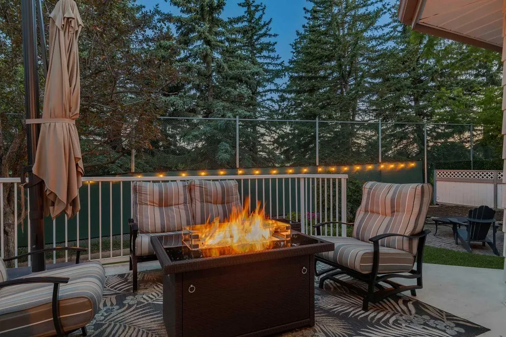 947 Shawnee Drive SW Calgary AB T2Y2G9
