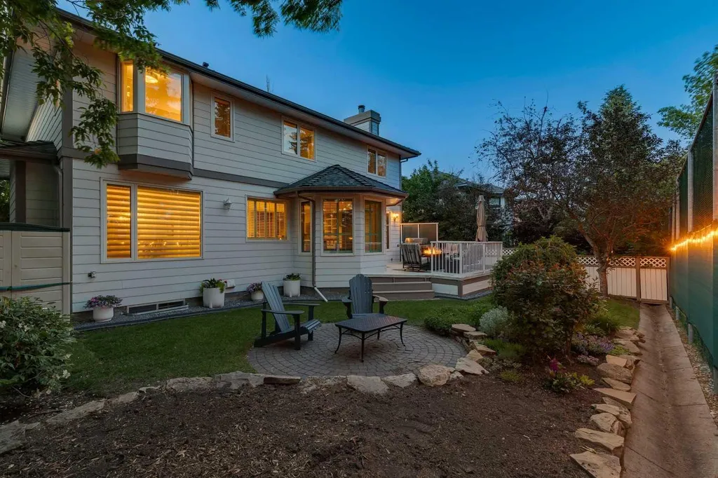 947 Shawnee Drive SW Calgary AB T2Y2G9