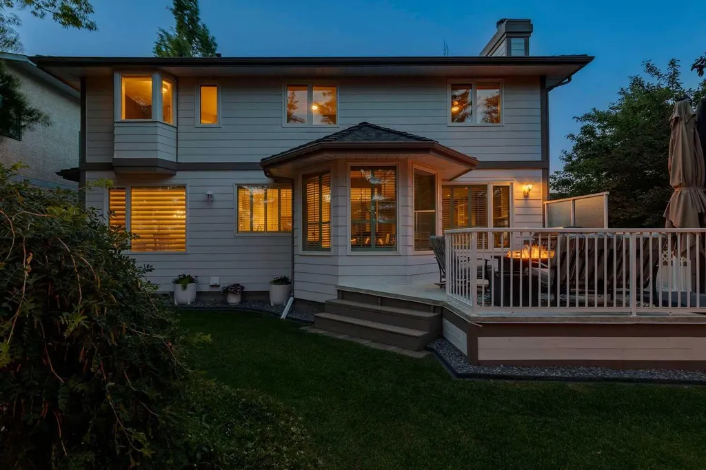 947 Shawnee Drive SW Calgary AB T2Y2G9
