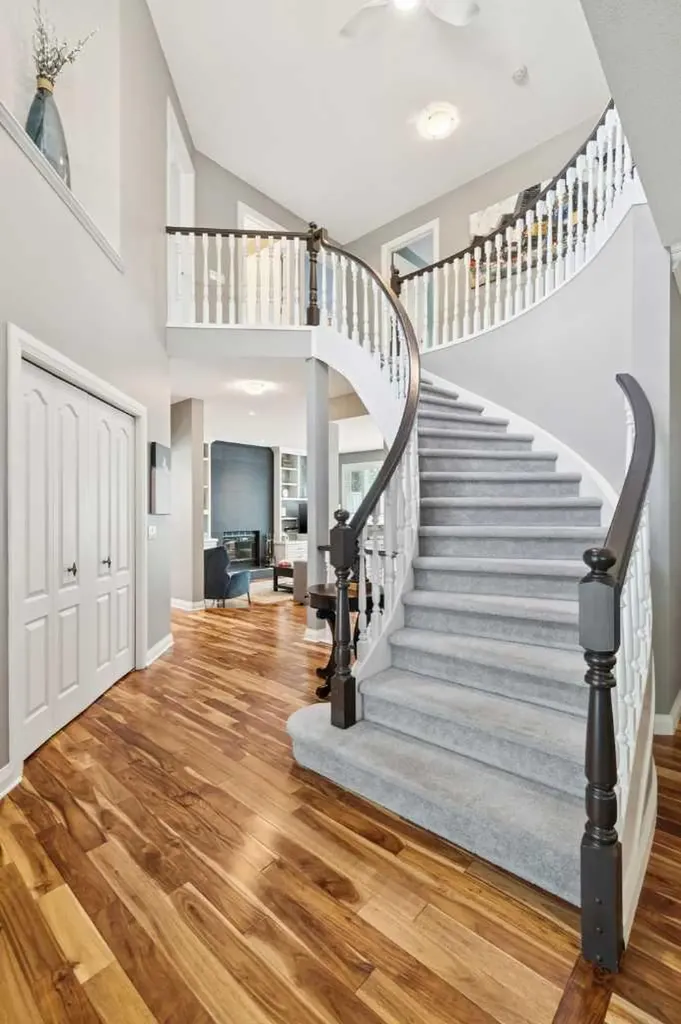 947 Shawnee Drive SW Calgary AB T2Y2G9
