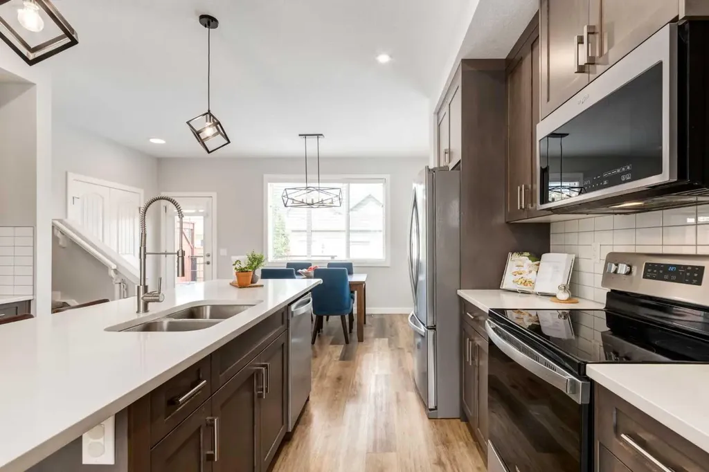1014 Carrington Boulevard NW Calgary AB T3P 1L8