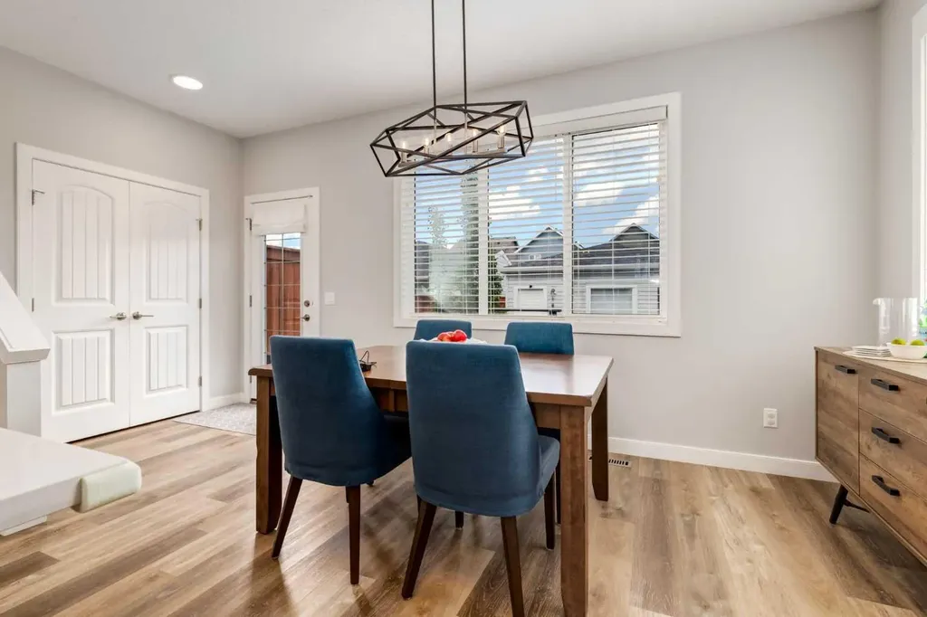 1014 Carrington Boulevard NW Calgary AB T3P 1L8