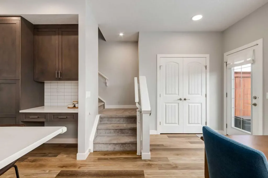 1014 Carrington Boulevard NW Calgary AB T3P 1L8
