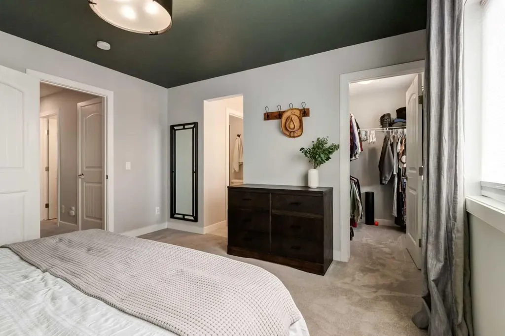 1014 Carrington Boulevard NW Calgary AB T3P 1L8