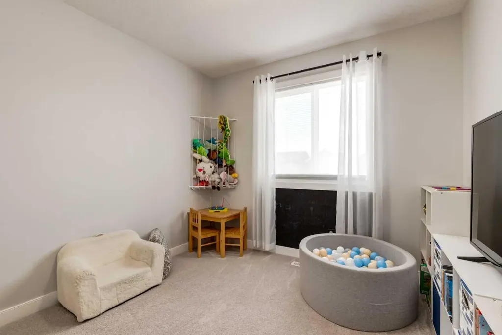 1014 Carrington Boulevard NW Calgary AB T3P 1L8