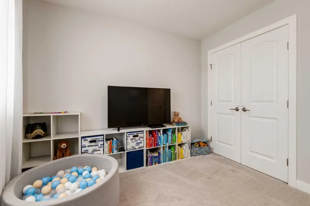 1014 Carrington Boulevard NW Calgary AB T3P 1L8