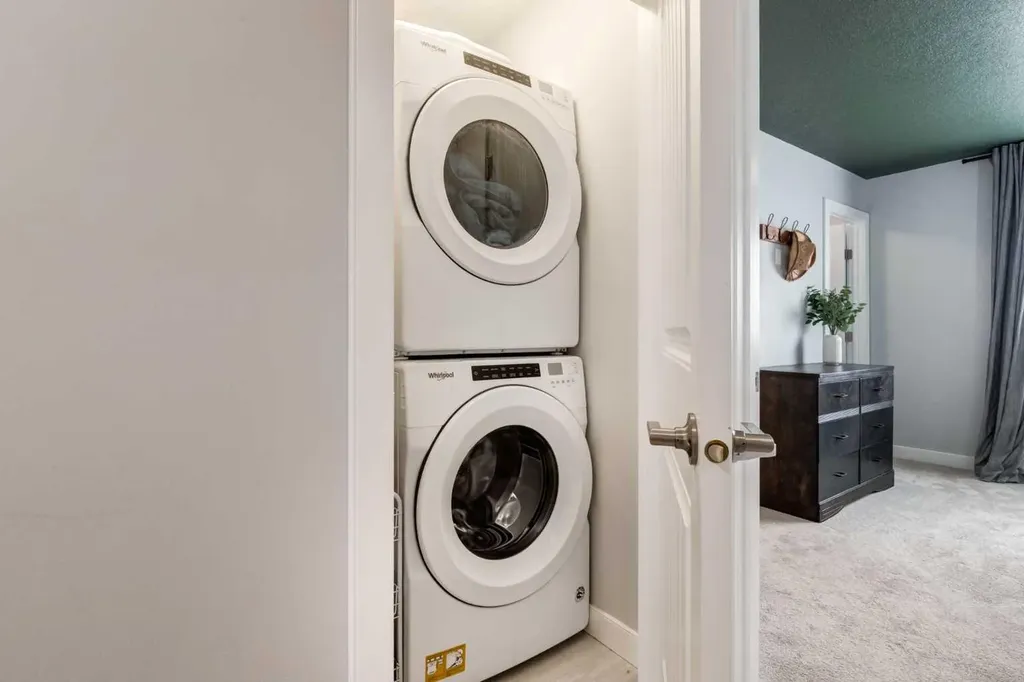 1014 Carrington Boulevard NW Calgary AB T3P 1L8